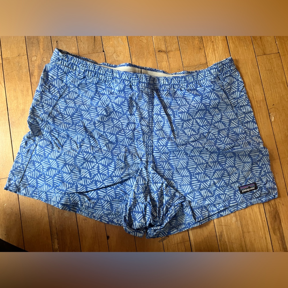 Patagonia Baggies - Women’s Size Medium